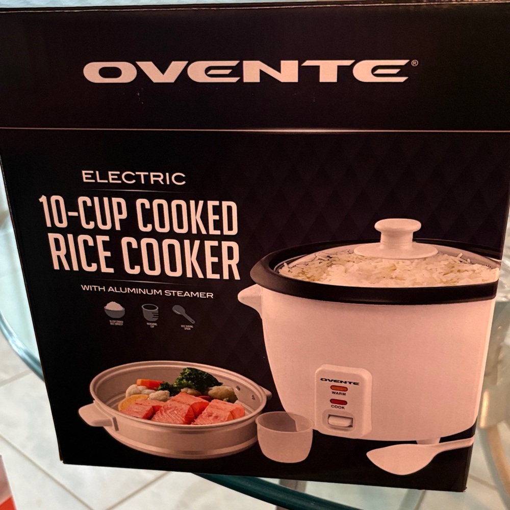 White Electric Rice Cooker with Steamer